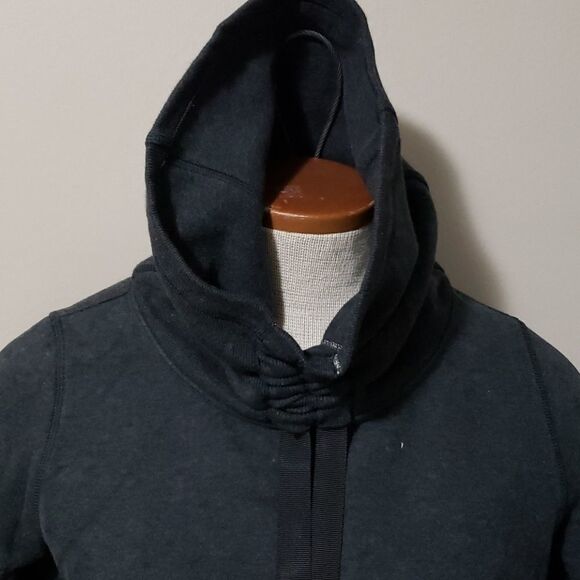 LULULEMON Gray Turtleneck - Picture 4 of 8